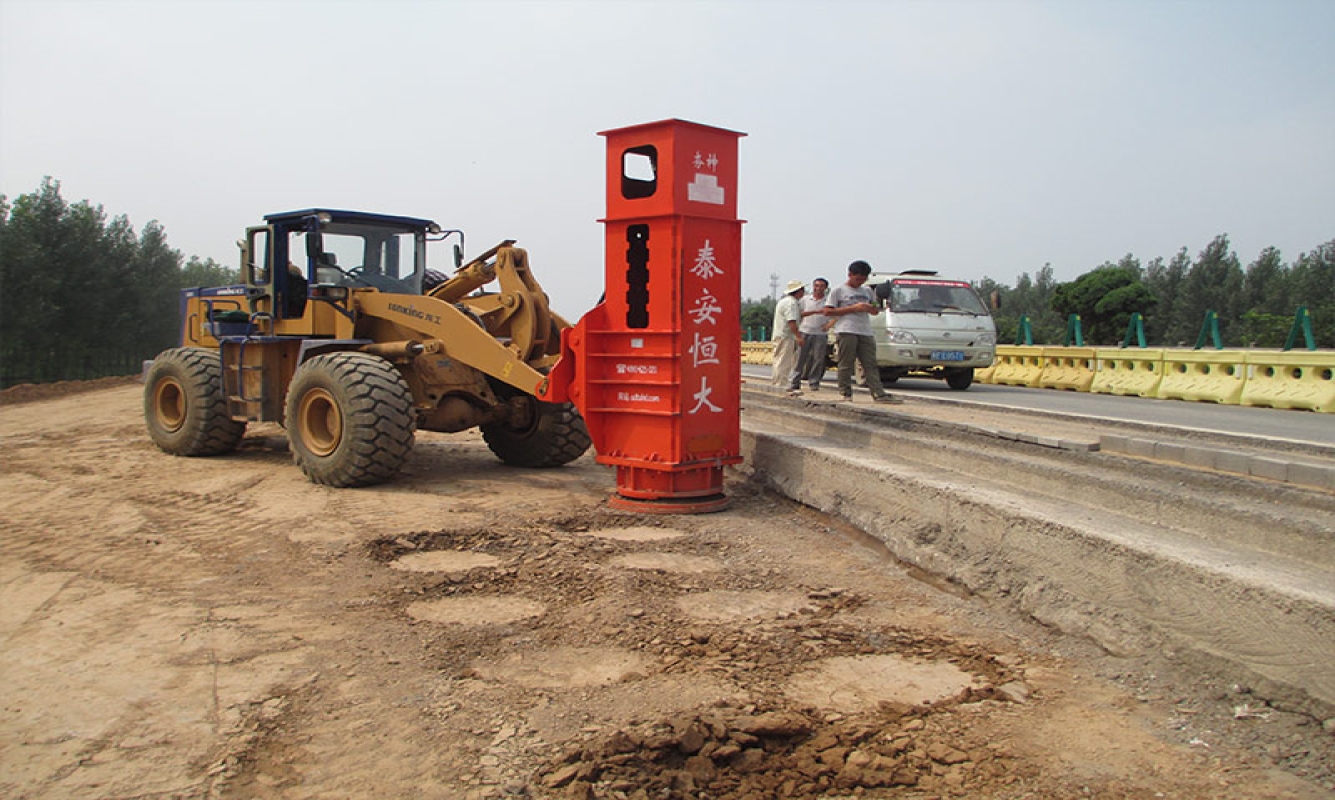 鏟車(chē)夯機(jī)在廣州西二環(huán)高速公路中的應(yīng)用（HC液壓夯實(shí)機(jī)橋涵臺(tái)背施工技術(shù)）